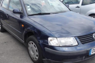 Pare choc arriere VOLKSWAGEN PASSAT 4