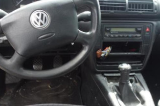 Pare choc arriere VOLKSWAGEN PASSAT 4