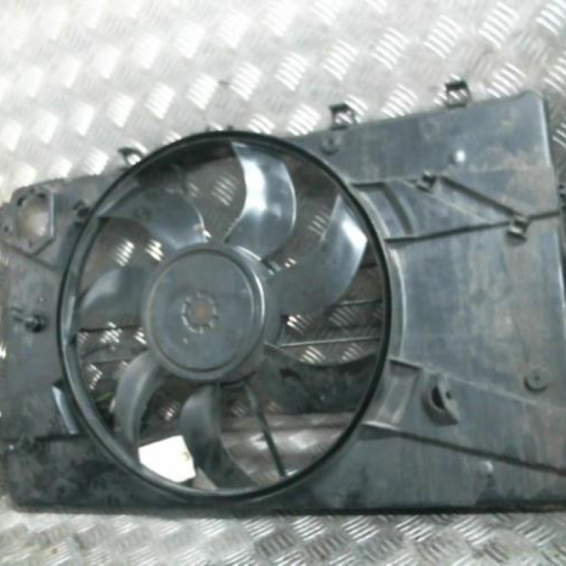 Moto ventilateur radiateur OPEL ASTRA J Photo n°2