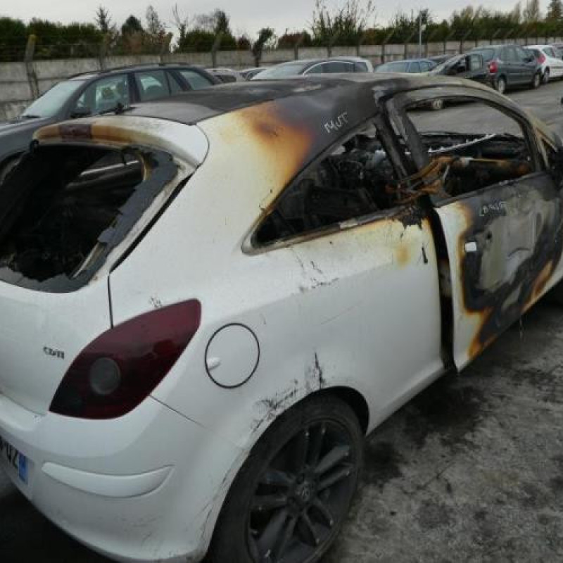 Pivot de moyeu avant gauche OPEL CORSA D Photo n°3