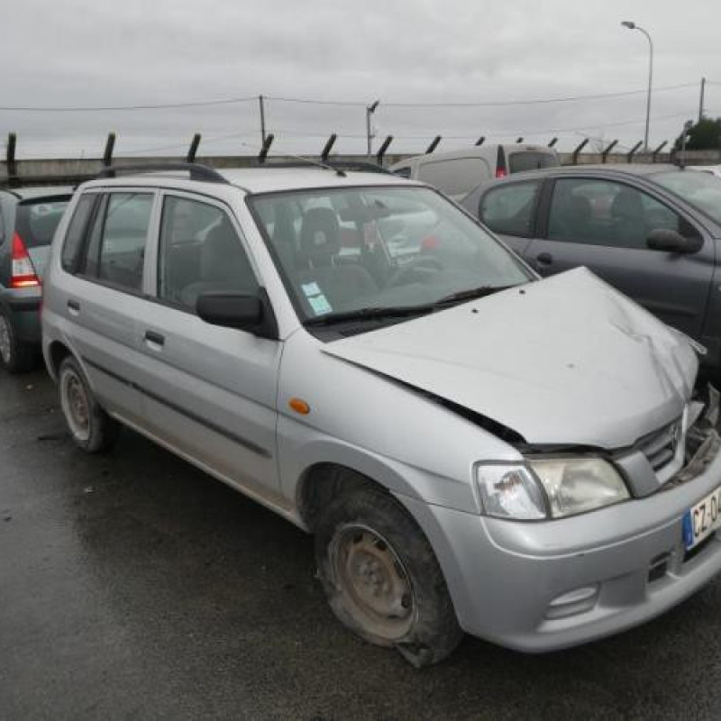 Custode arriere droit MAZDA DEMIO Photo n°2