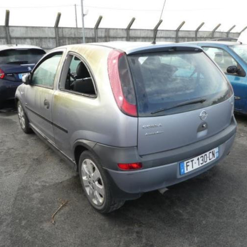 Pare choc arriere OPEL CORSA C Photo n°7