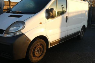 Calandre RENAULT TRAFIC 2