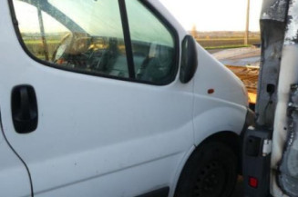 Calandre RENAULT TRAFIC 2