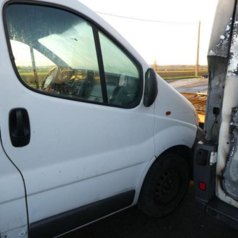 Calandre RENAULT TRAFIC 2 Photo n°3