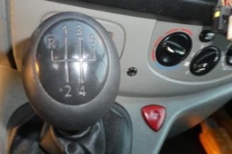 Calandre RENAULT TRAFIC 2