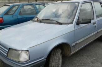 Renfort pare choc arriere (traverse) PEUGEOT 309