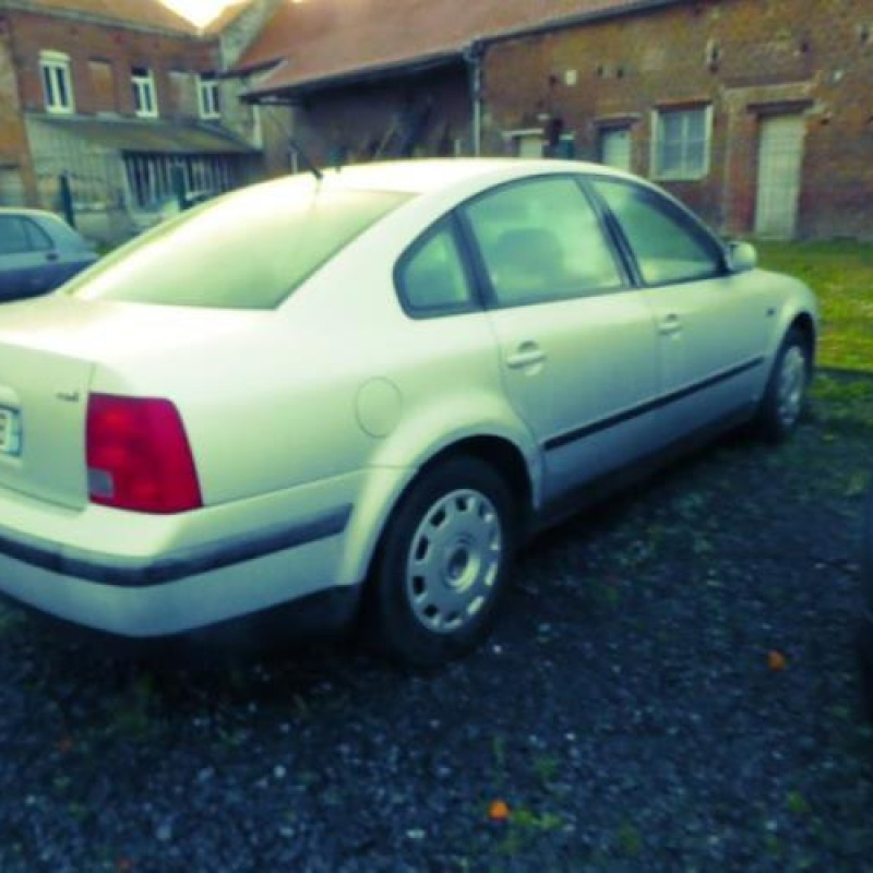 Pompe à carburant VOLKSWAGEN PASSAT 4 Photo n°5