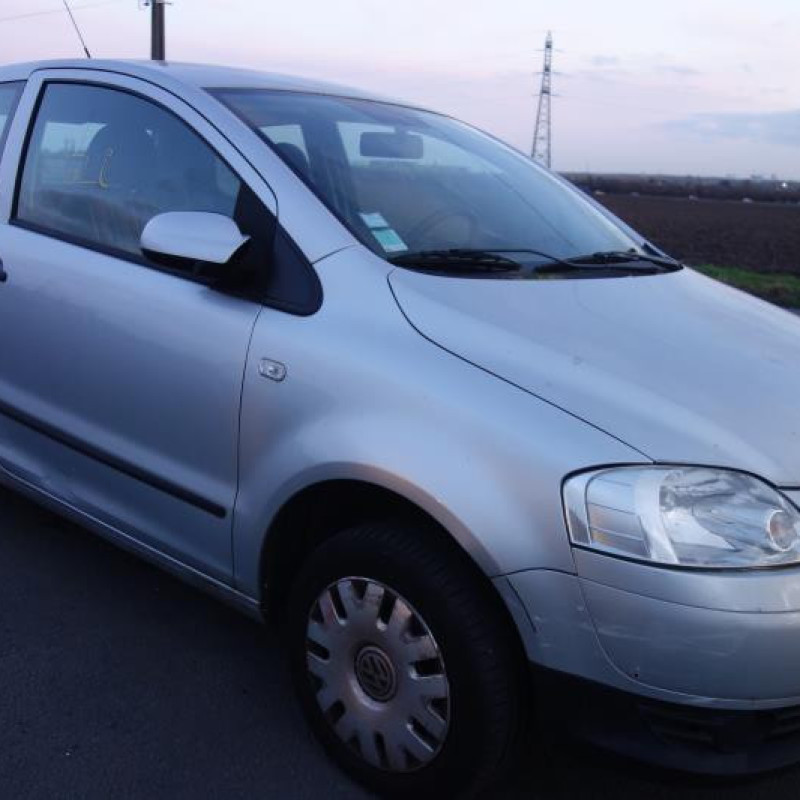 Renfort pare choc arriere (traverse) VOLKSWAGEN FOX Photo n°3