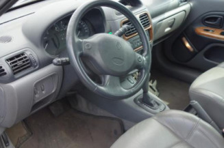 Plage arriere RENAULT CLIO 2