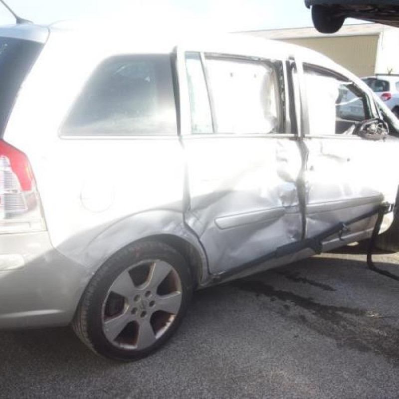 Custode arriere droit OPEL ZAFIRA B Photo n°3