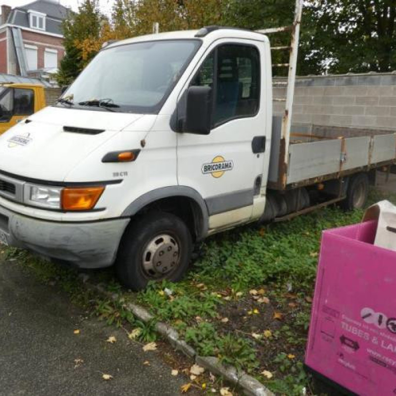 Charniere de capot IVECO DAILY 3 Photo n°2