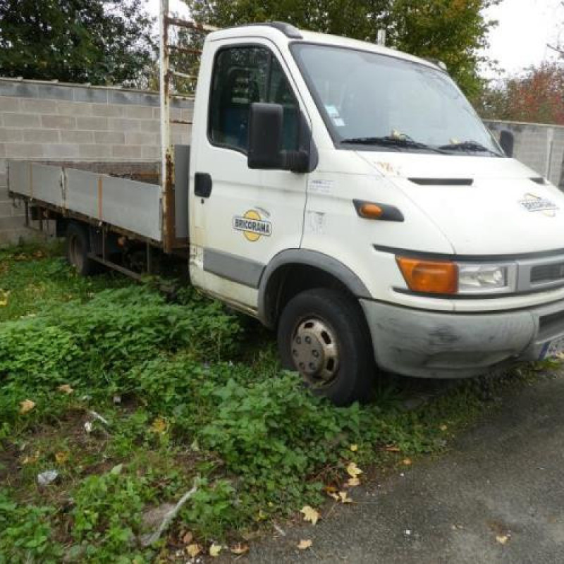 Charniere de capot IVECO DAILY 3 Photo n°3