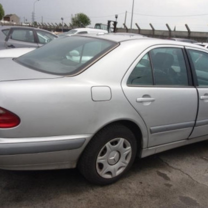 Boitier de prechauffage MERCEDES CLASSE E 210 Photo n°6