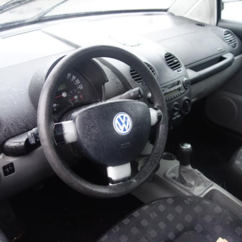 Attache ceinture arriere gauche VOLKSWAGEN NEW BEETLE 1 Photo n°8