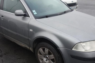 Bas de caisse gauche VOLKSWAGEN PASSAT 4