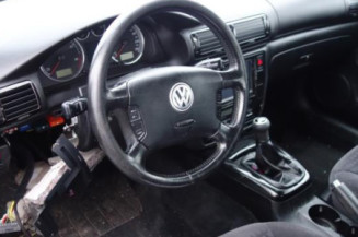 Bas de caisse gauche VOLKSWAGEN PASSAT 4