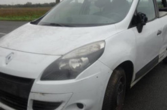 Vitre arriere droit RENAULT SCENIC 3 Photo n°1