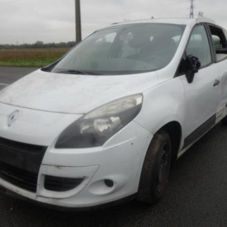 Vitre arriere droit RENAULT SCENIC 3 Photo n°1