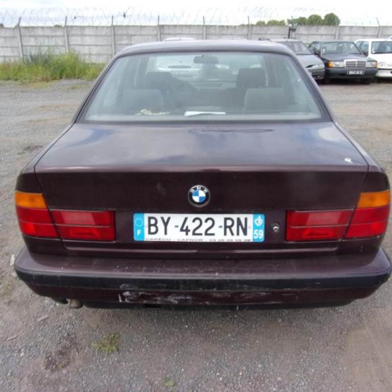 Vitre arriere gauche BMW SERIE 5 E34 Photo n°3