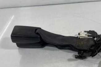 Attache ceinture arriere droit MAZDA 6 1