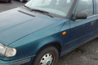 Vitre arriere gauche SKODA FELICIA