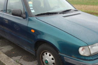 Vitre arriere gauche SKODA FELICIA