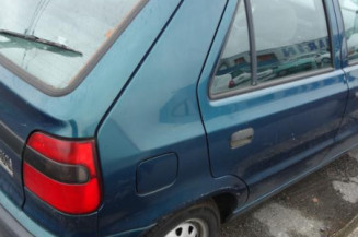 Pompe lave glace avant SKODA FELICIA