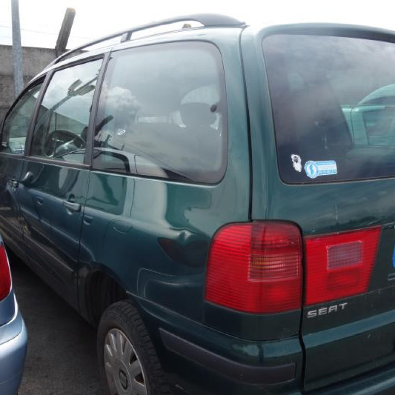 Attache ceinture avant gauche SEAT ALHAMBRA 1 Photo n°7