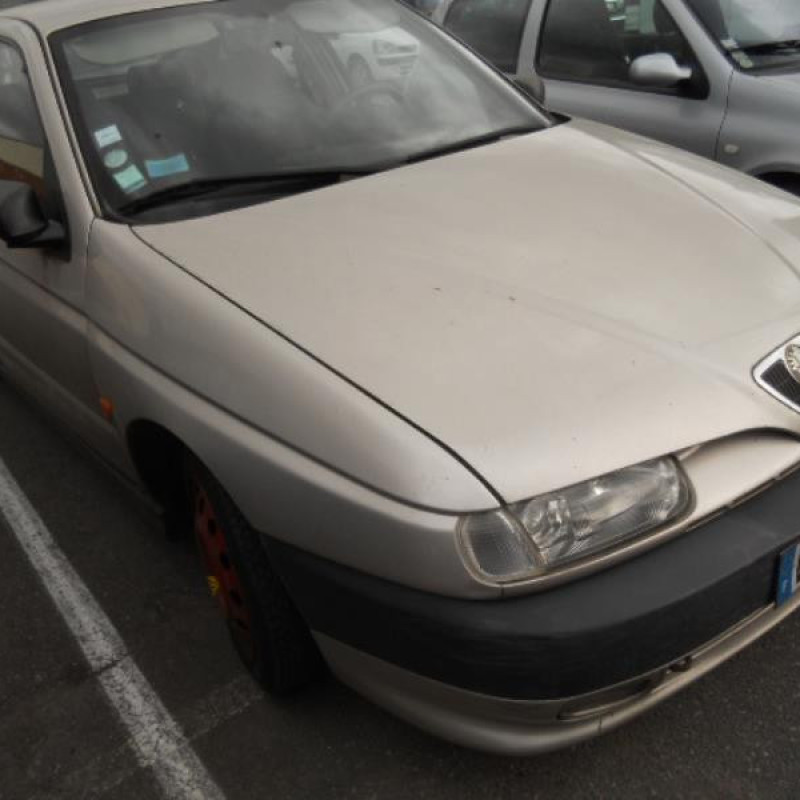 Calandre ALFA ROMEO 146 Photo n°4