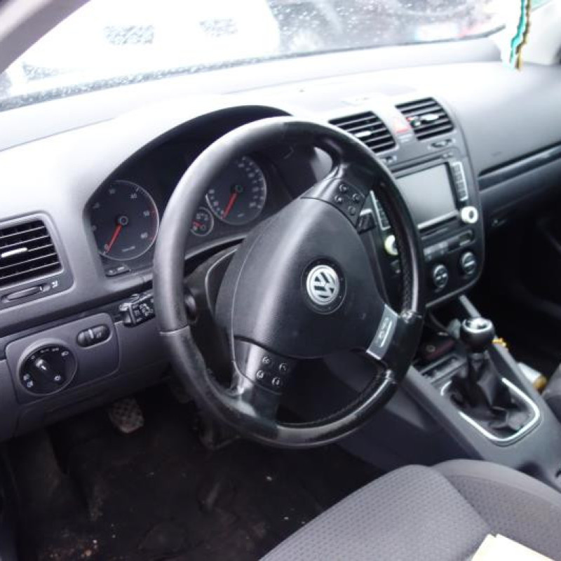 Boite a gants VOLKSWAGEN GOLF 5 Photo n°8