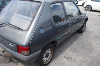 Custode arriere gauche PEUGEOT 205