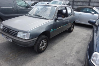 Custode arriere gauche PEUGEOT 205