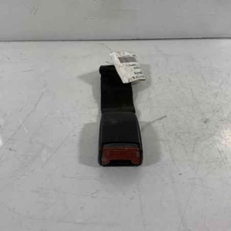 Attache ceinture arriere gauche PEUGEOT 106