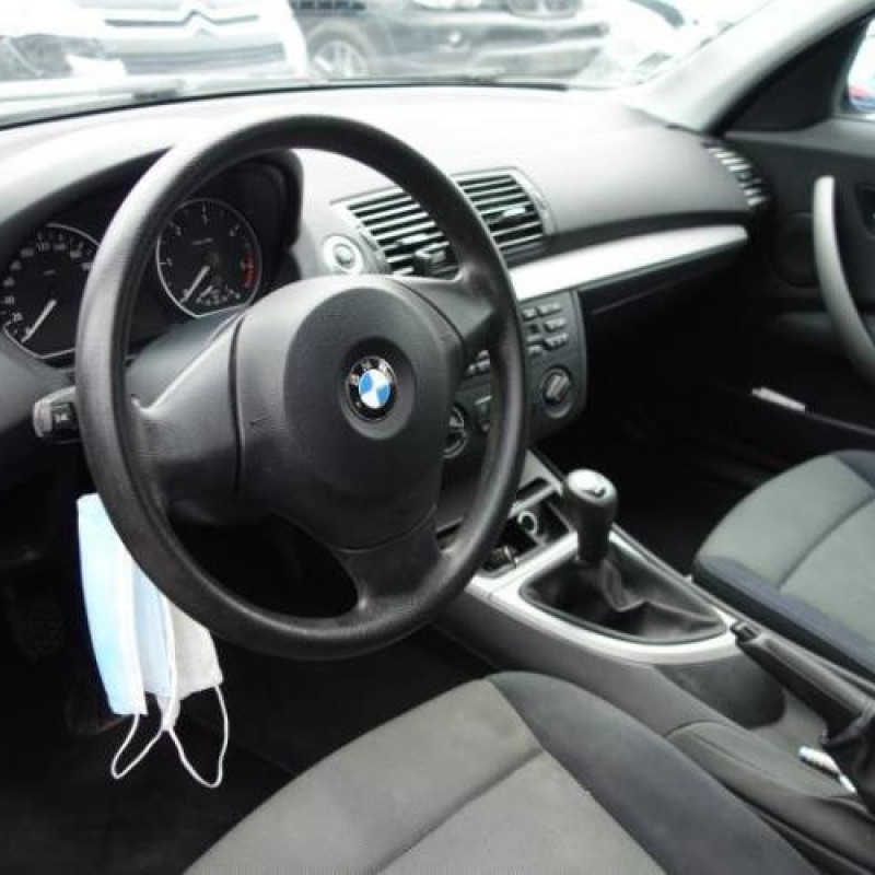 Vitre arriere droit BMW SERIE 1 E87 Photo n°6