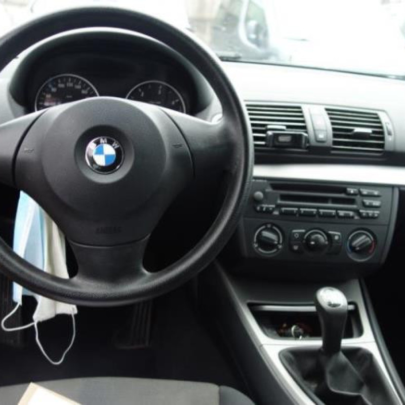 Vitre arriere droit BMW SERIE 1 E87 Photo n°9