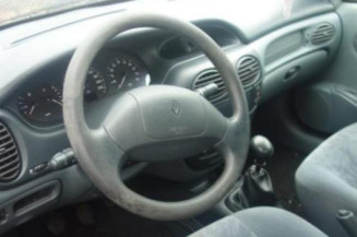 Calandre RENAULT MEGANE 1