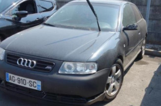 Custode arriere gauche AUDI A3 1 Photo n°1