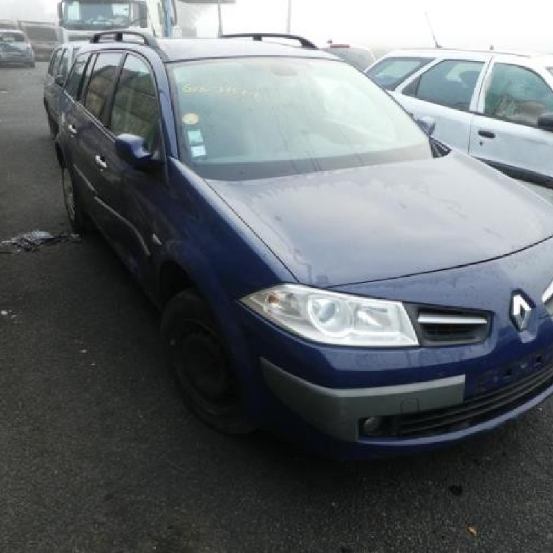 Pare choc arriere RENAULT MEGANE 2 Photo n°4