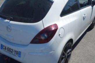 Vitre avant gauche OPEL CORSA D