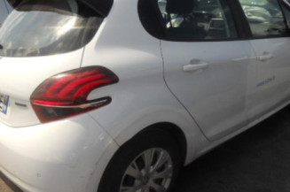 Boitier de prechauffage PEUGEOT 208 1