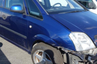 Attache ceinture arriere gauche OPEL MERIVA A