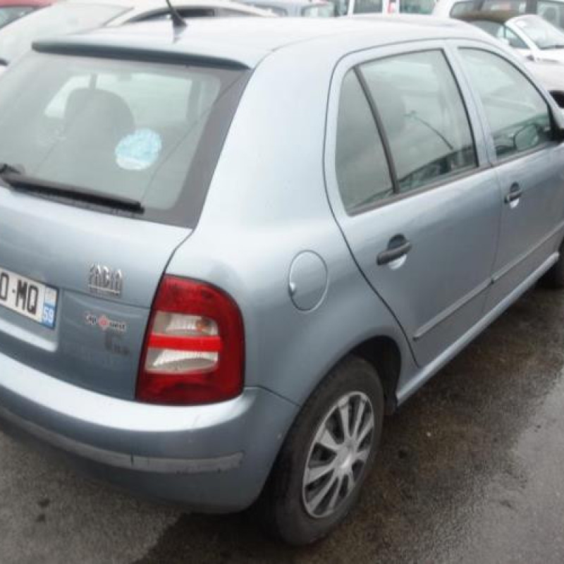 Attache ceinture arriere gauche SKODA FABIA 1 Photo n°6