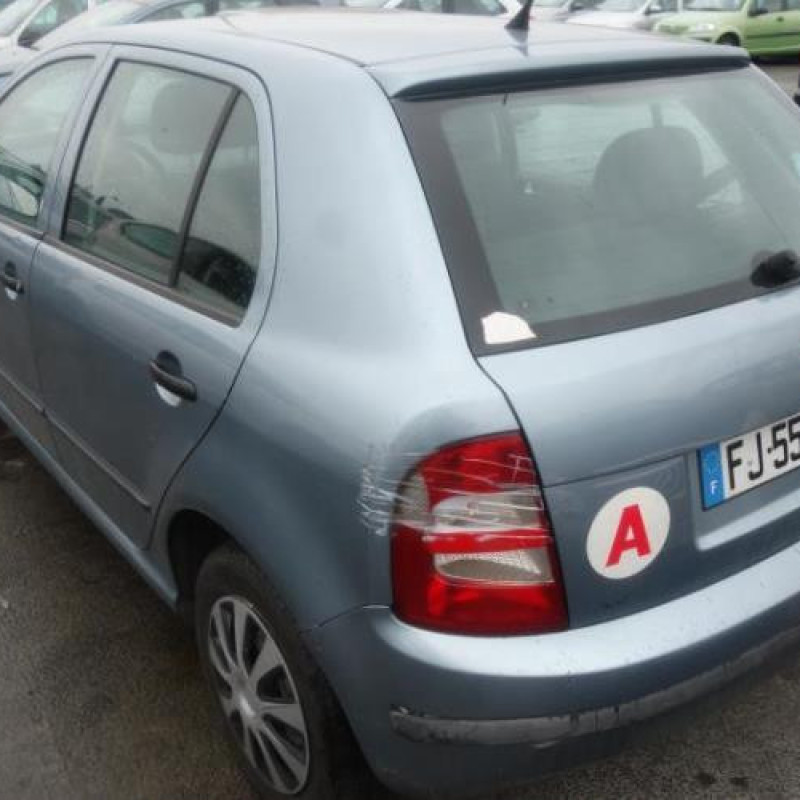 Attache ceinture arriere gauche SKODA FABIA 1 Photo n°7