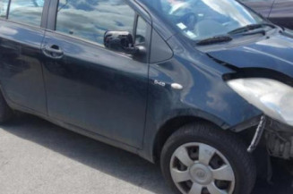 Boite a gants TOYOTA YARIS 2