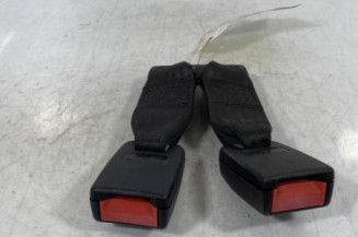 Attache ceinture arriere centrale FORD KA 1