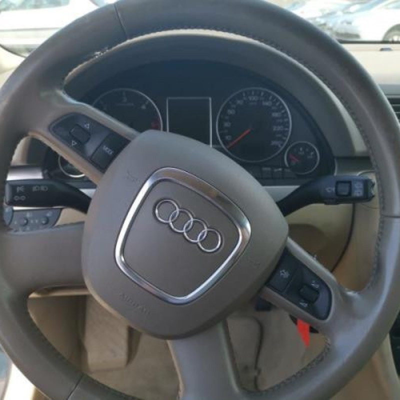 Attache ceinture arriere gauche AUDI A4 2 Photo n°12