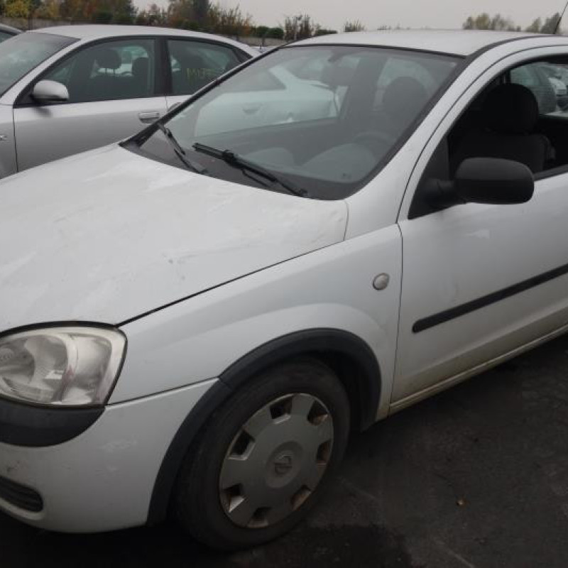 Attache ceinture arriere gauche OPEL CORSA C Photo n°2