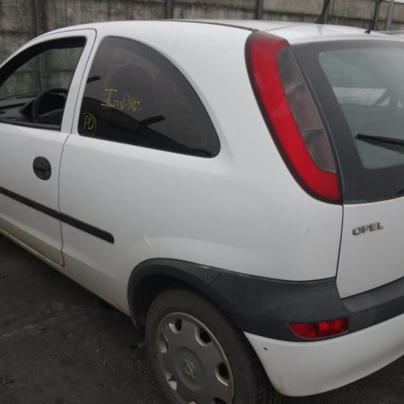 Attache ceinture arriere gauche OPEL CORSA C Photo n°5