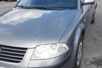 Renfort pare choc avant (traverse) VOLKSWAGEN PASSAT 4